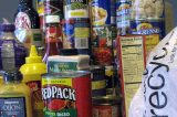 Chicago Chicagoan Bridges Language Gap at Local Food Bank